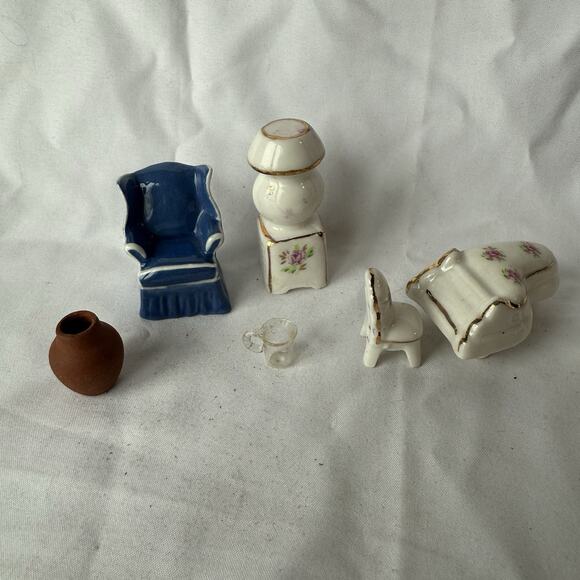 Vintage Porcelain Dollhouse Furniture Lot Floral Miniatures 8-Piece Set - Picture 3 of 4